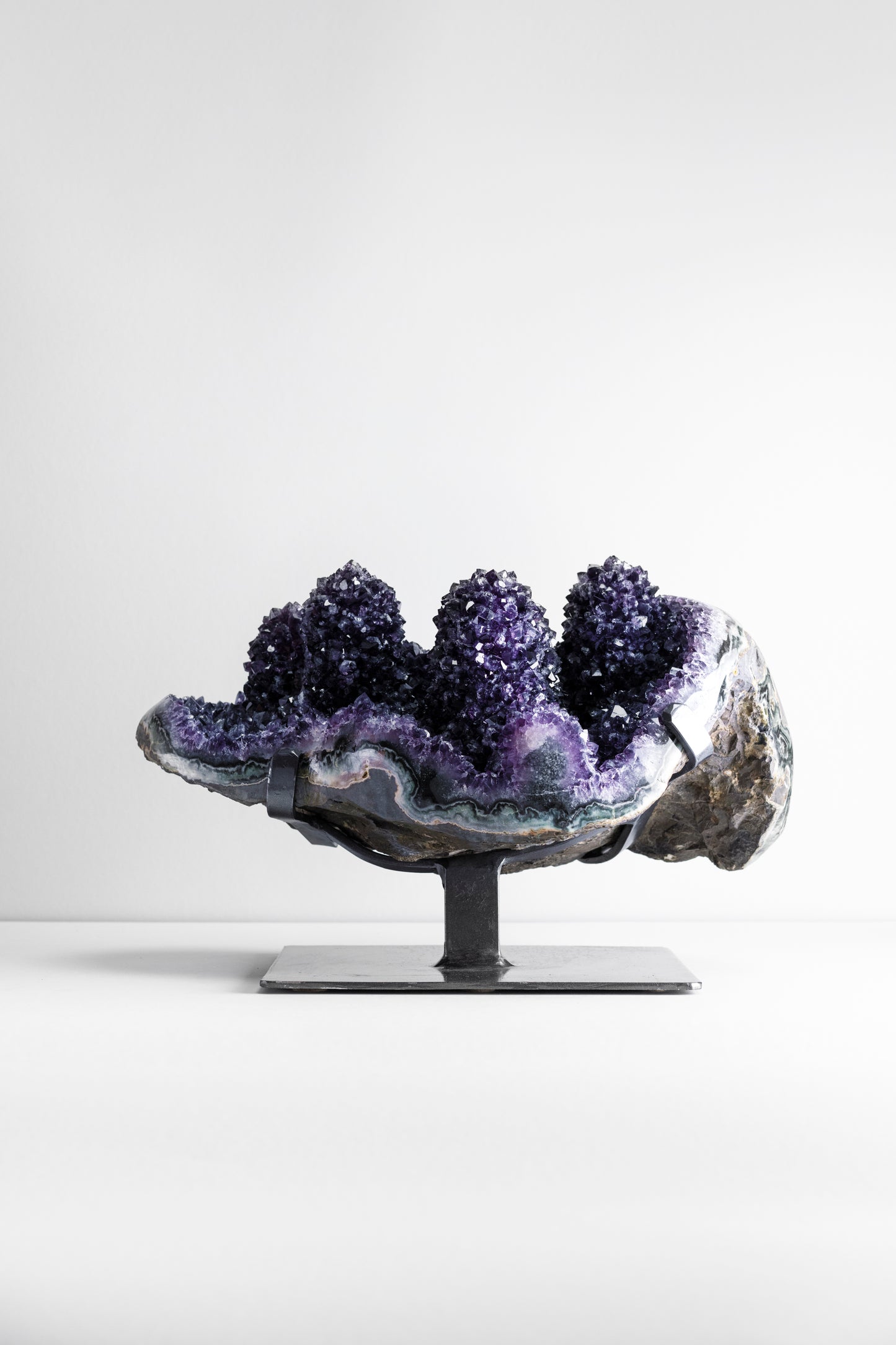 Amethyst-Geode auf Ständer | Brasilien