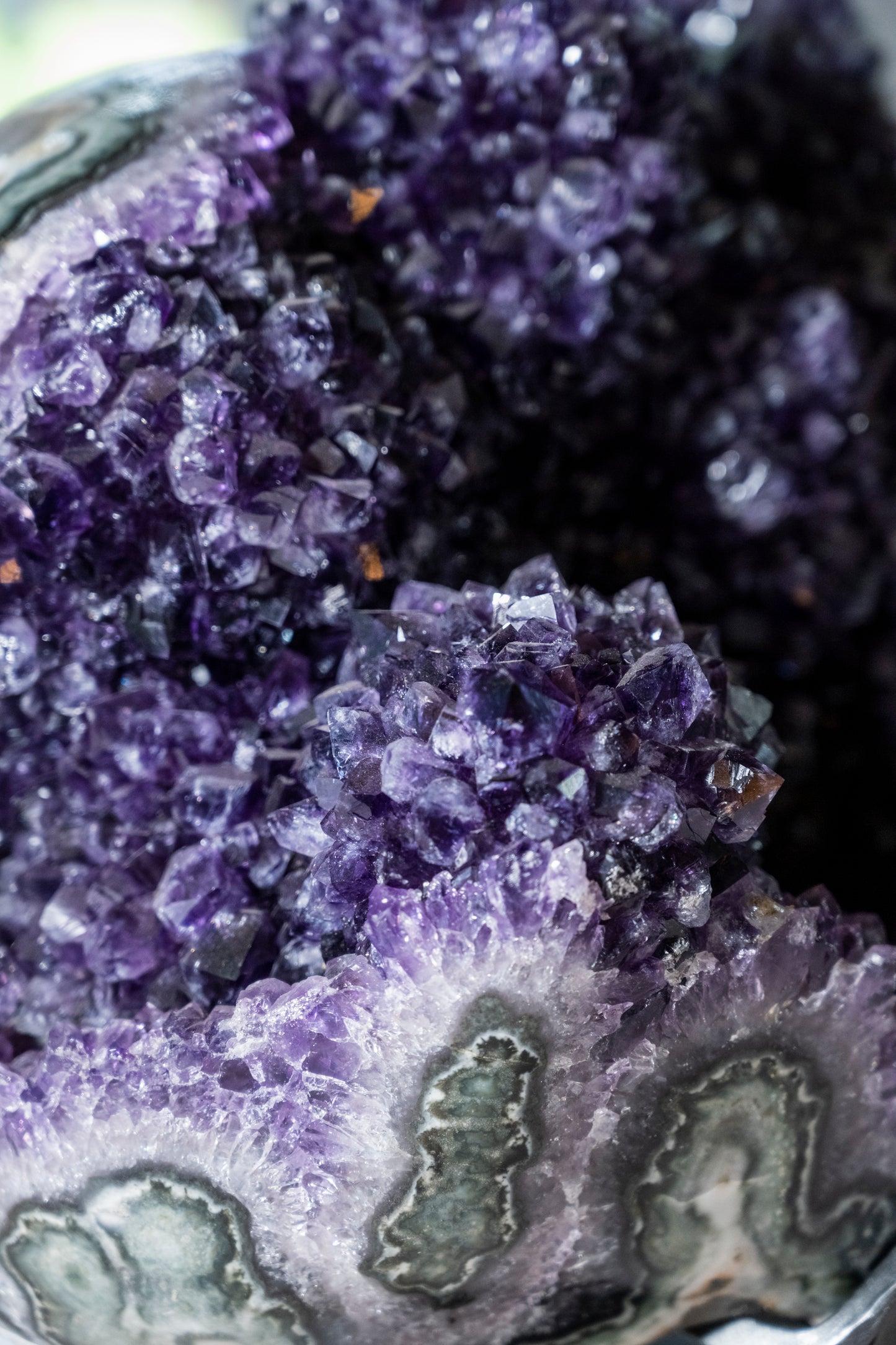 Amethyst-Geode auf Ständer | Brasilien