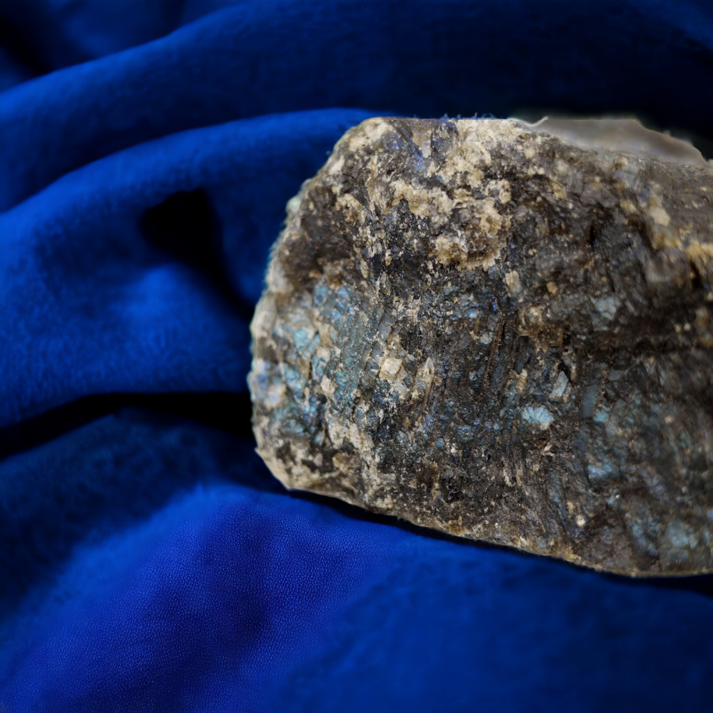 Labradorite bleu argent irisé