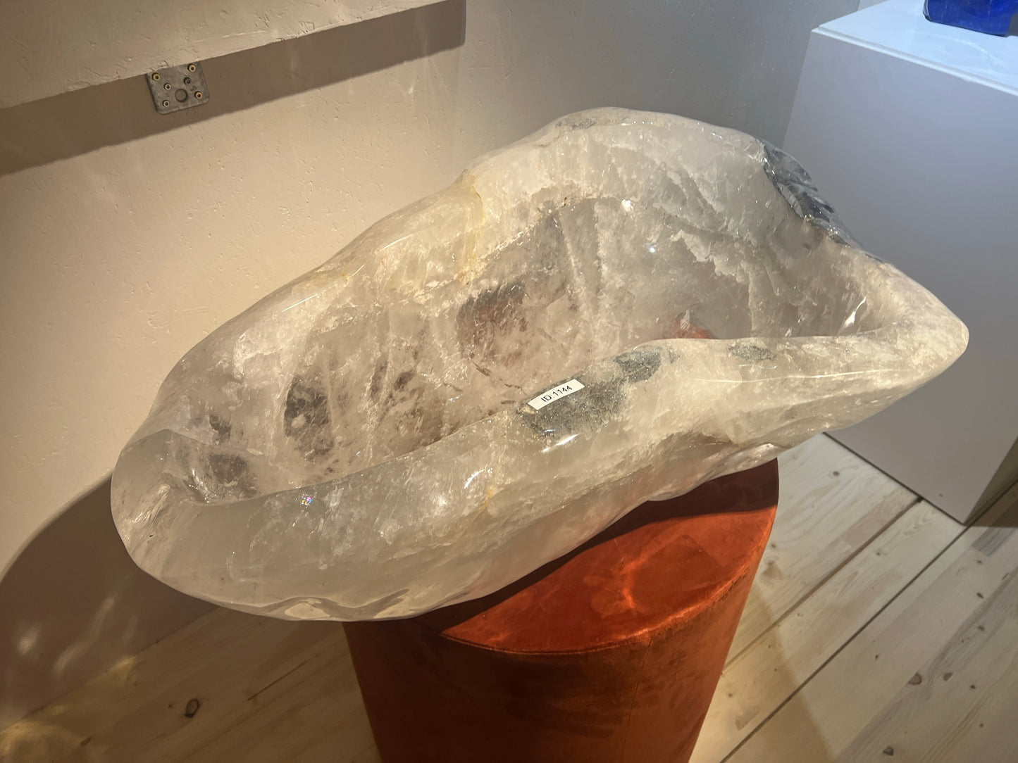 Very large quartz bowl with tourmaline inclusions | Brazil